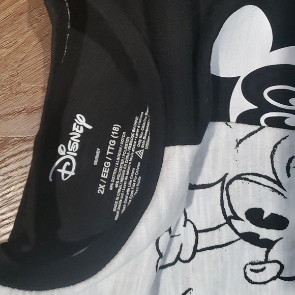 DISNEY Mickey Mouse tshirt.      #3883 - Picture 5 of 7